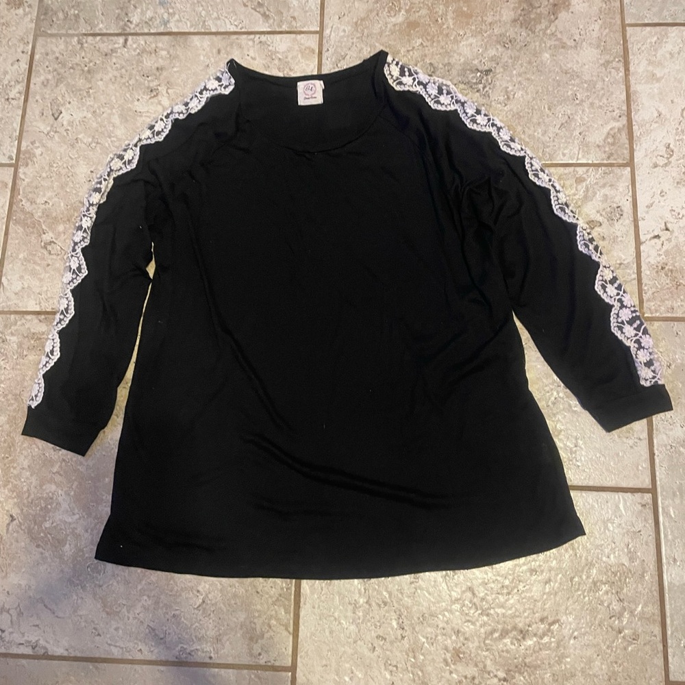 Chic Black Lace Women's Blouse
